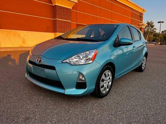 TOYOTA PRIUS C 2014 JTDKDTB31E1066788 image